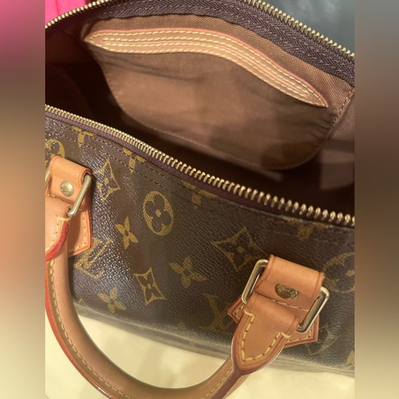Preowned Louis Vuitton speedy 30 in excellent condition. - Picture 12 of 14